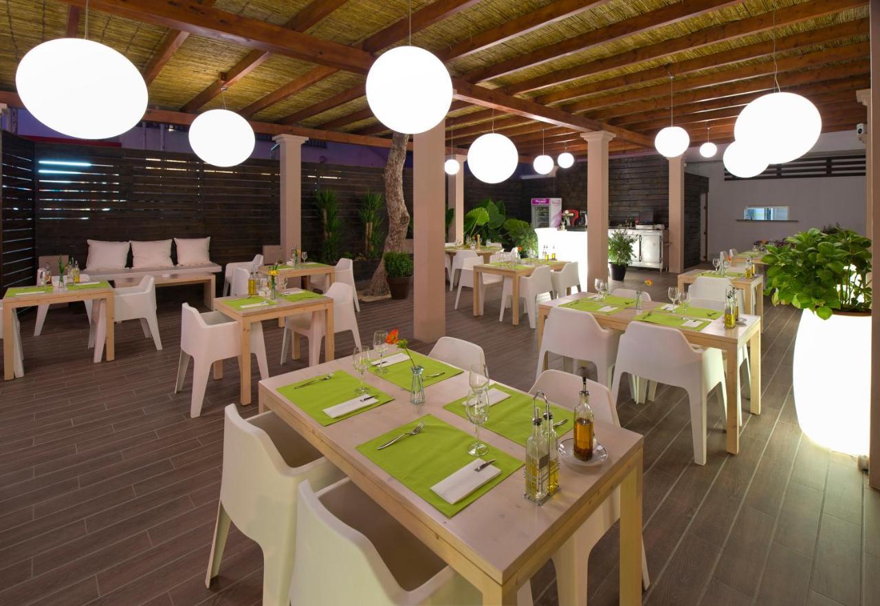 Marvell Club Hotel & Apartments San Antonio  Eksteriør billede